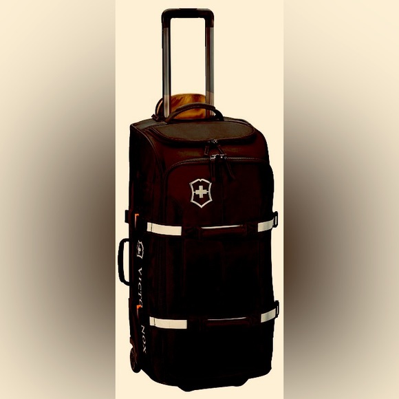 Victorinox Bags Victorinox Ch97 2 Alpineer Spacious Wheeled Duffel